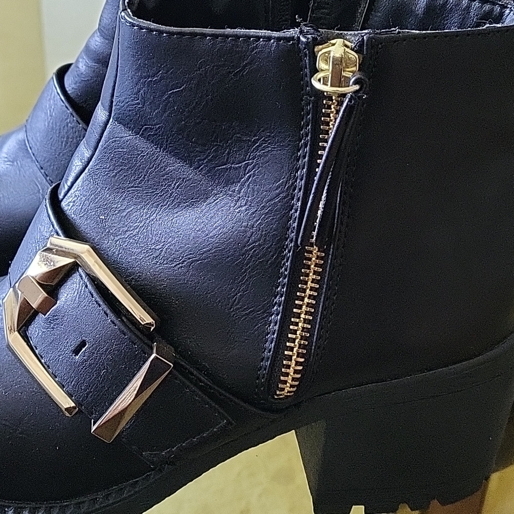 Ankle boots